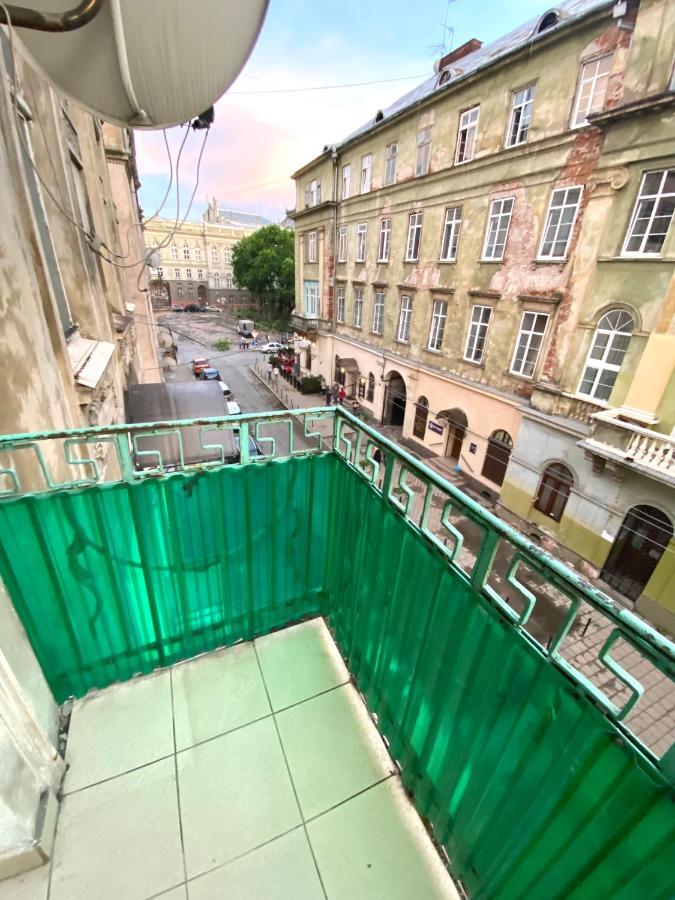 Ferienwohnung Навпроти Вернісажу Біля Оперного Вулиця Театральна 26 Є Балкон Та Інернет Lemberg Exterior foto