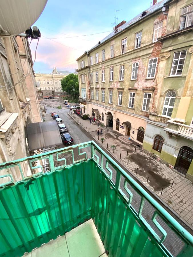 Ferienwohnung Навпроти Вернісажу Біля Оперного Вулиця Театральна 26 Є Балкон Та Інернет Lemberg Exterior foto