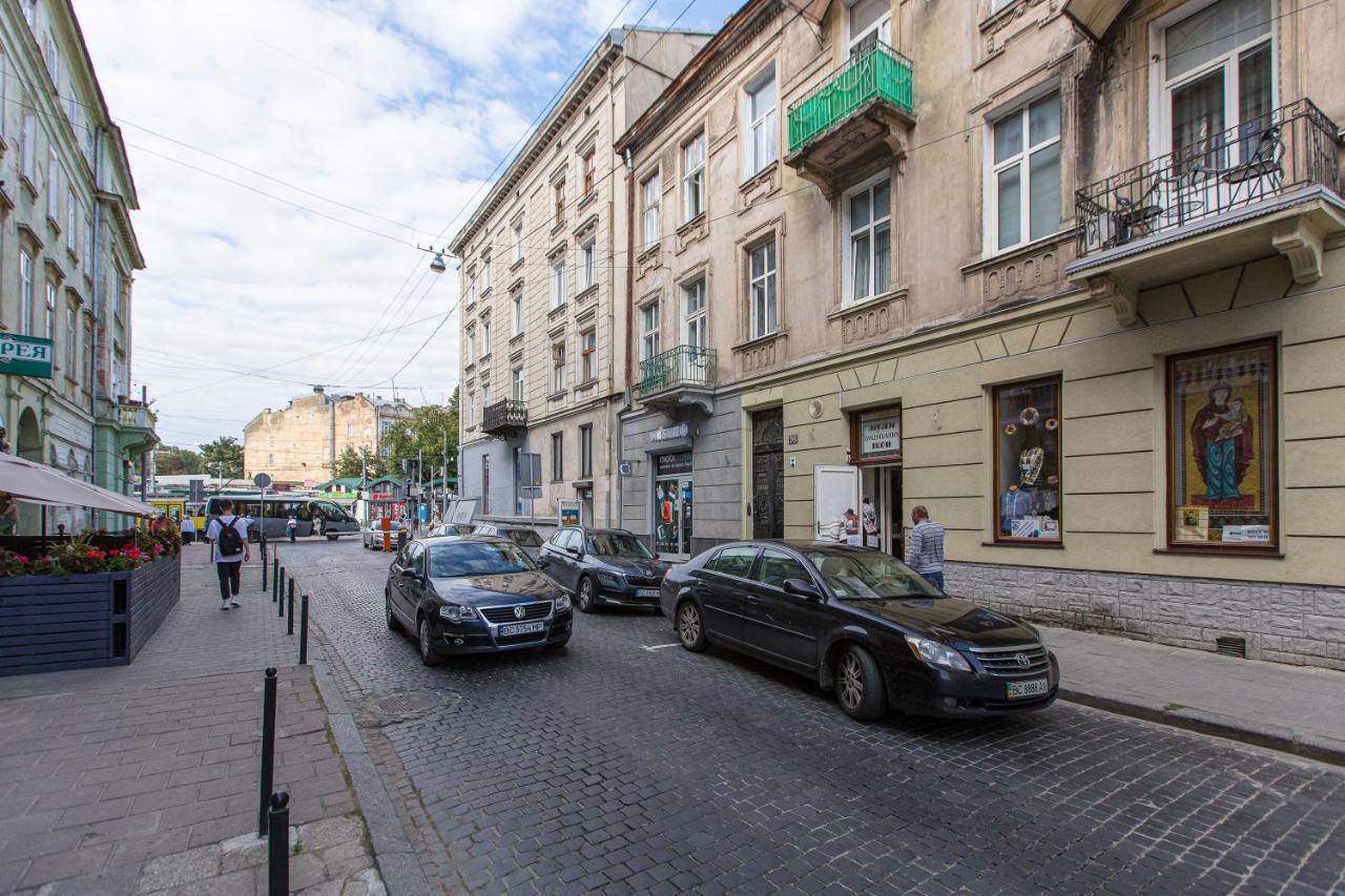 Ferienwohnung Навпроти Вернісажу Біля Оперного Вулиця Театральна 26 Є Балкон Та Інернет Lemberg Exterior foto